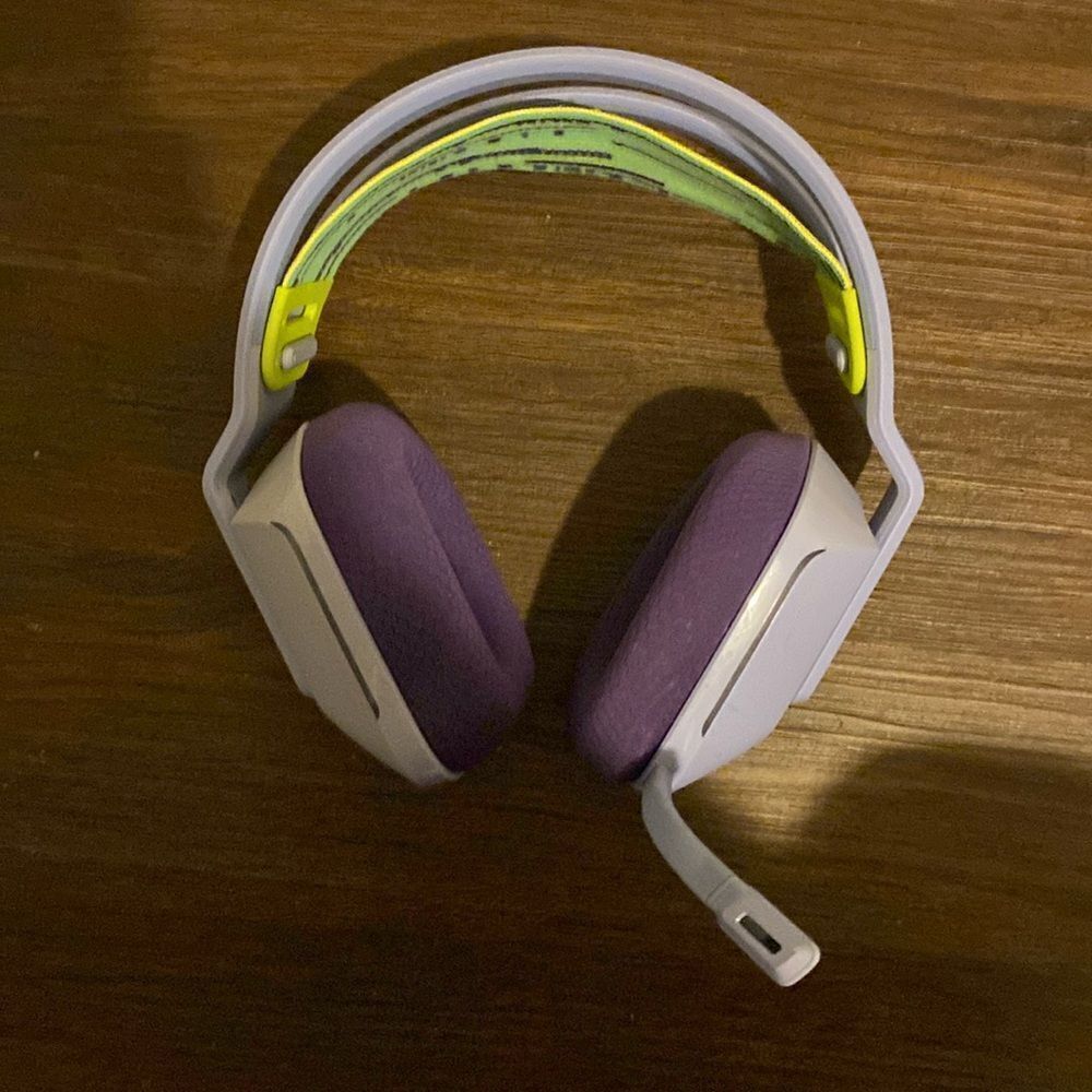 G773 LIGHTSPEED Wireless RGB Gaming Headset - Picture 2 of 4